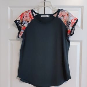 Dark green floral sleeve tee, size XL
